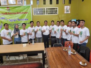 Poto bareng Relawan Andi Arman Sulaiman di Warkop kota Kendari 